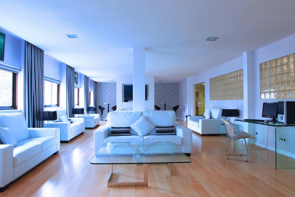 Hotel Escuela Madrid Exteriör bild