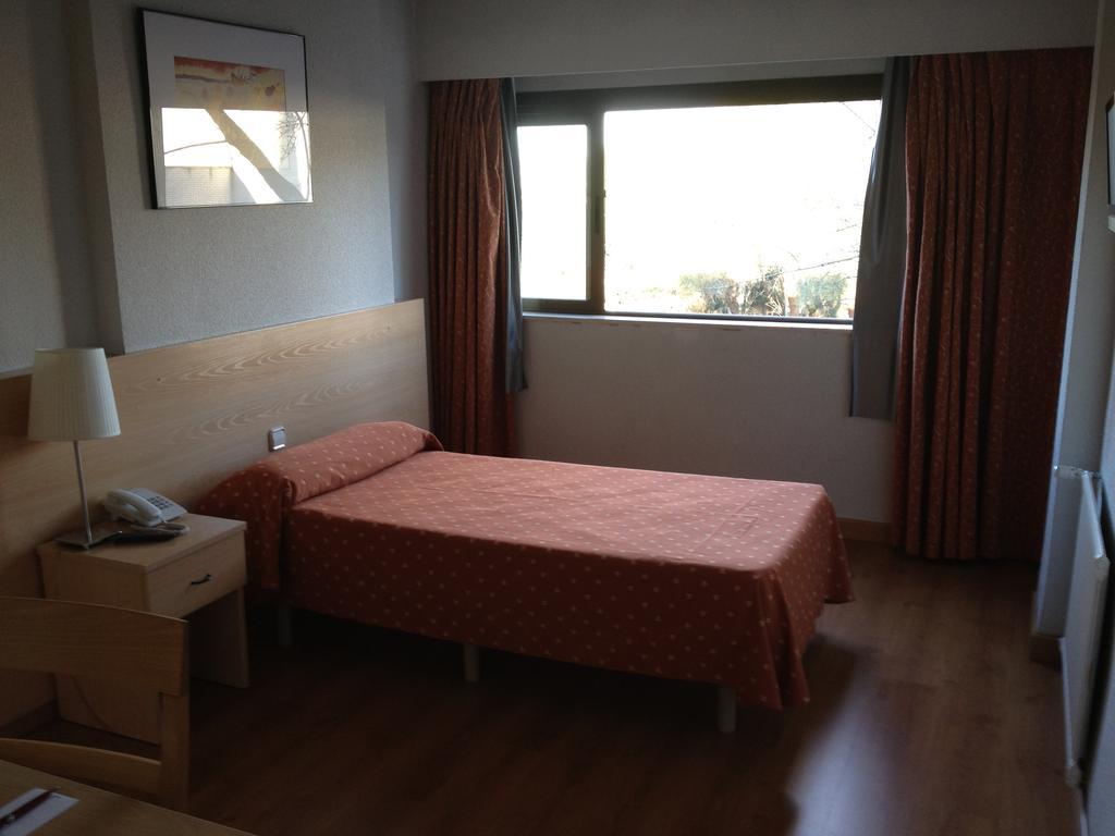 Hotel Escuela Madrid Rum bild