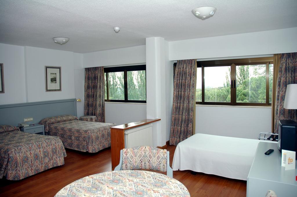 Hotel Escuela Madrid Rum bild