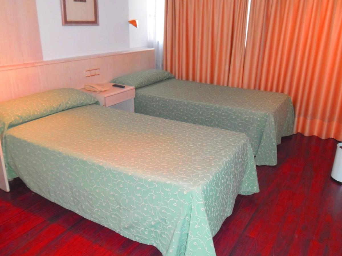 Hotel Escuela Madrid Exteriör bild